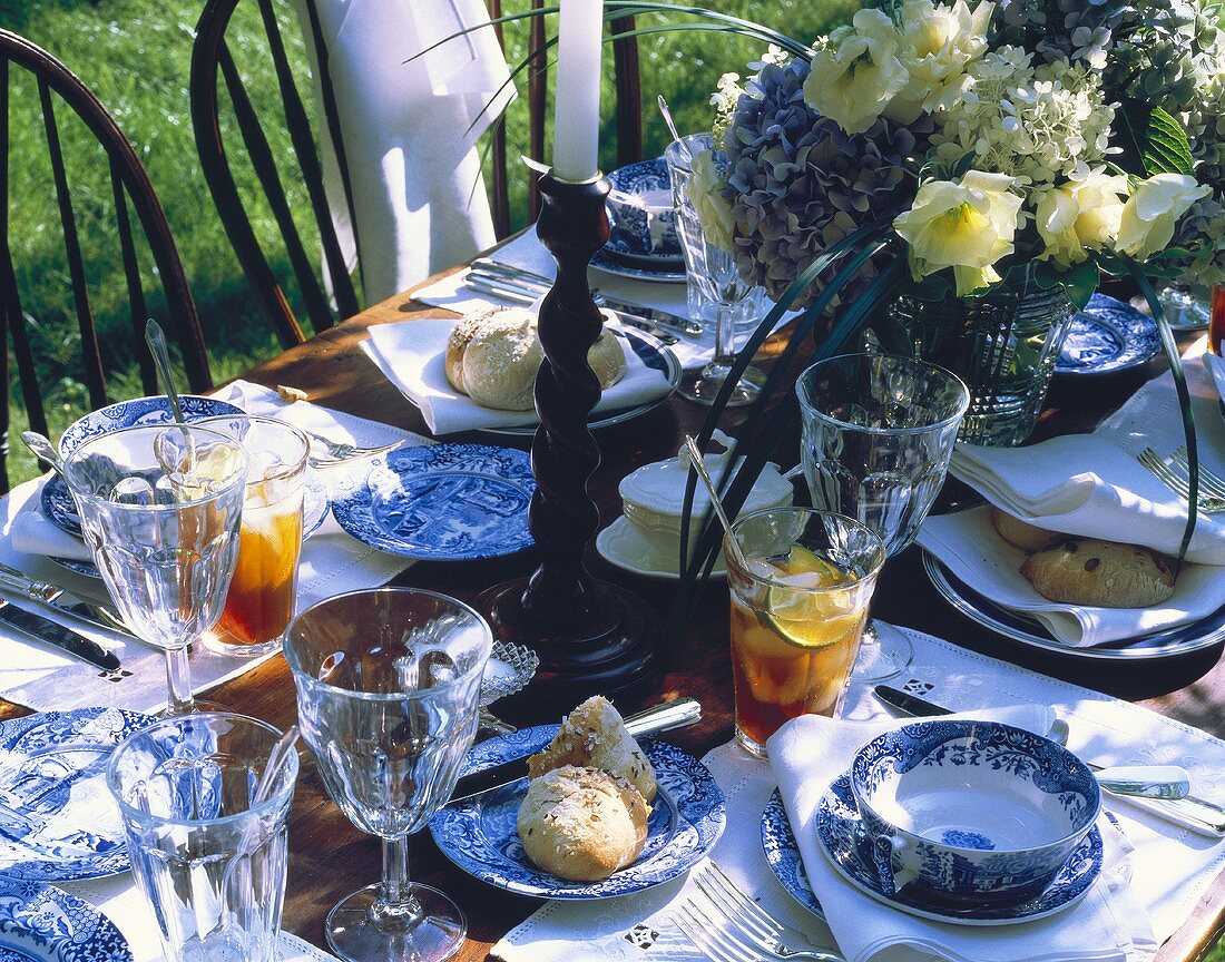 Outdoor Summer Table Setting