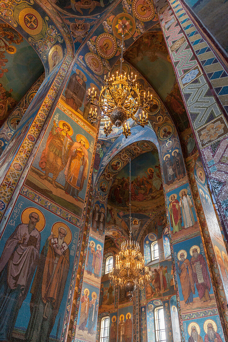 Mosaik an den Wänden im Inneren der Kirche des Erlösers auf vergossenem Blut; St. Petersburg Russland