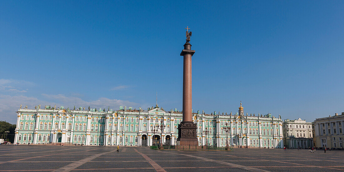 Alexander-Säule und Winterpalast; St. Petersburg Russland