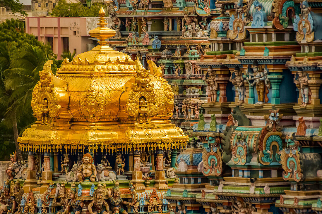 Statuen im Meenakshi-Tempel; Madurai, Tamil Nadu, Indien