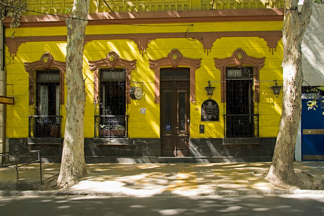 Buntes Gebäude; Mendoza Argentinien