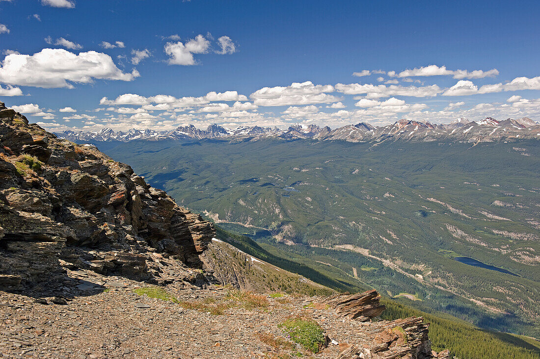 Blick auf die kanadischen Rocky Mountains; Alberta Kanada