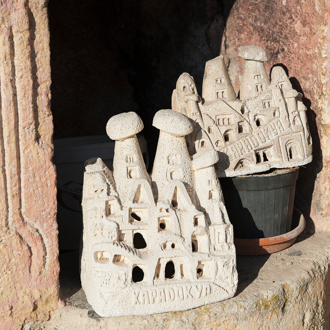 Geschnitzte Souvenirs der Felsenstätten; Ortahisar Nevsehir Türkei