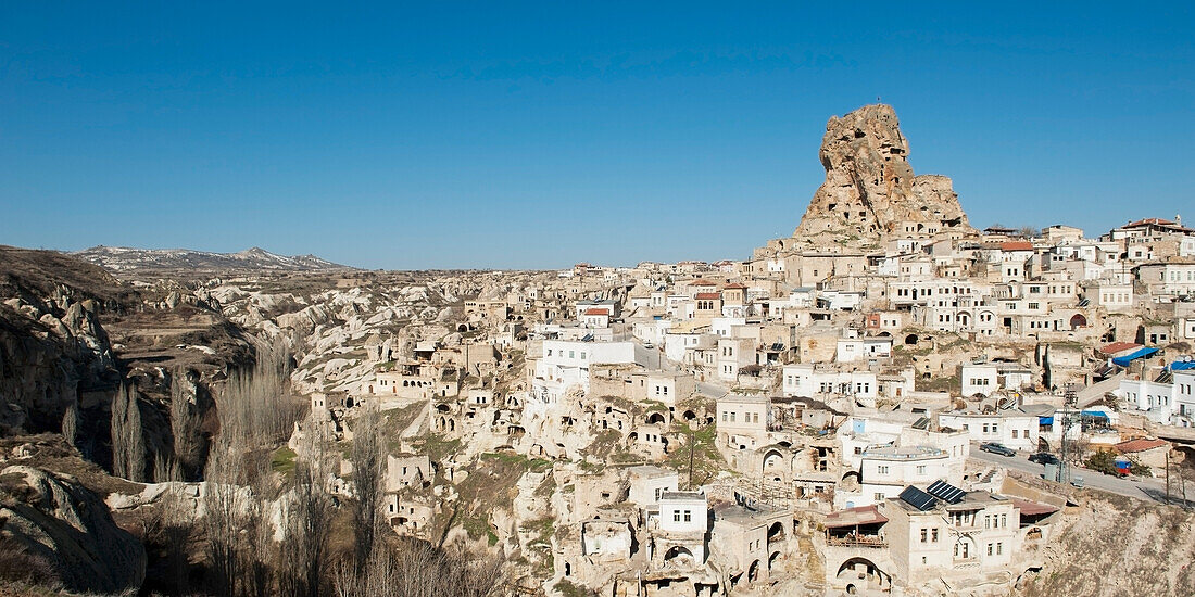 Die Burg von Ortahisar und die Stadt; Ortahisar Nevsehir Türkei