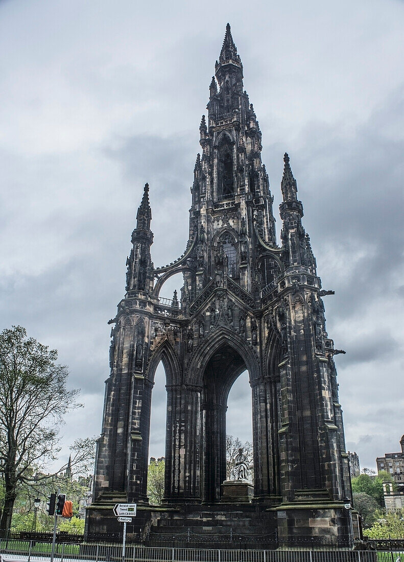 Viktorianisches gotisches Denkmal für den Schriftsteller Sir Walter Scott; Edinburgh Schottland