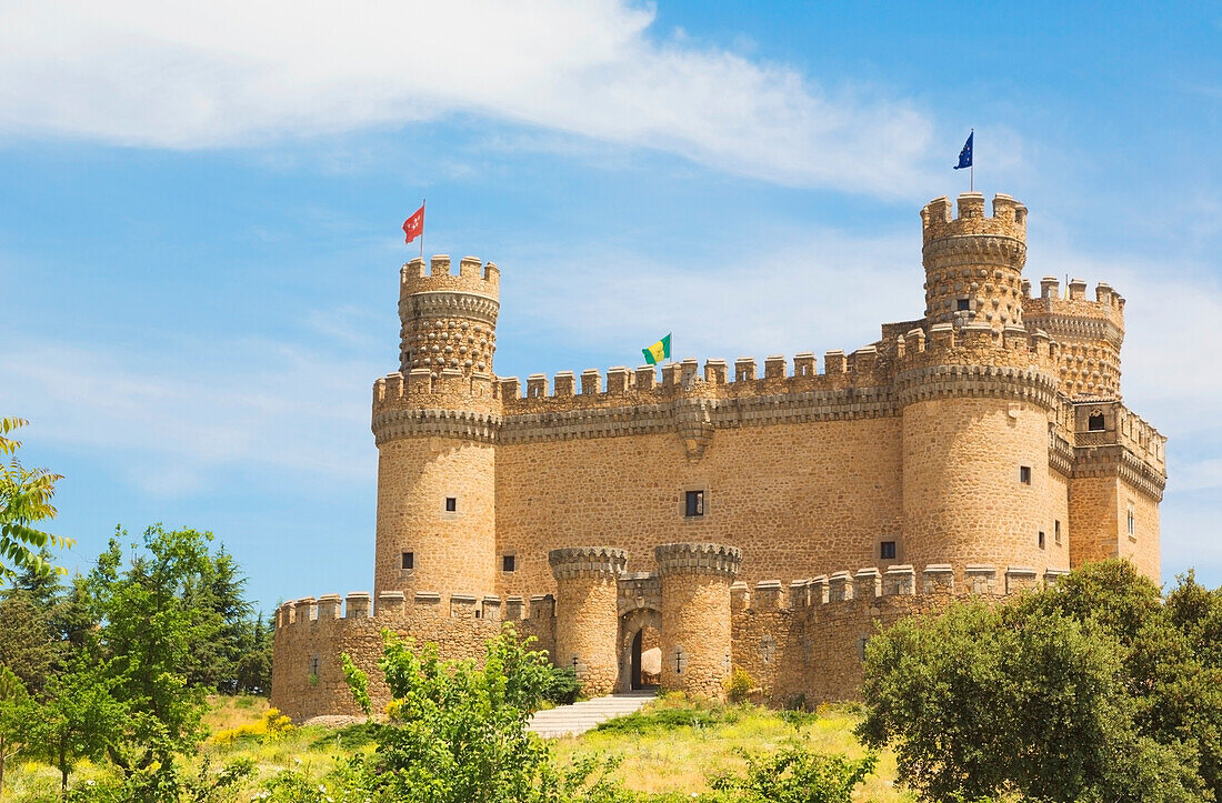Die Burg Los Mendoza aus dem 15. Jahrhundert; Manzanares El Real Comunidad De Madrid Spanien