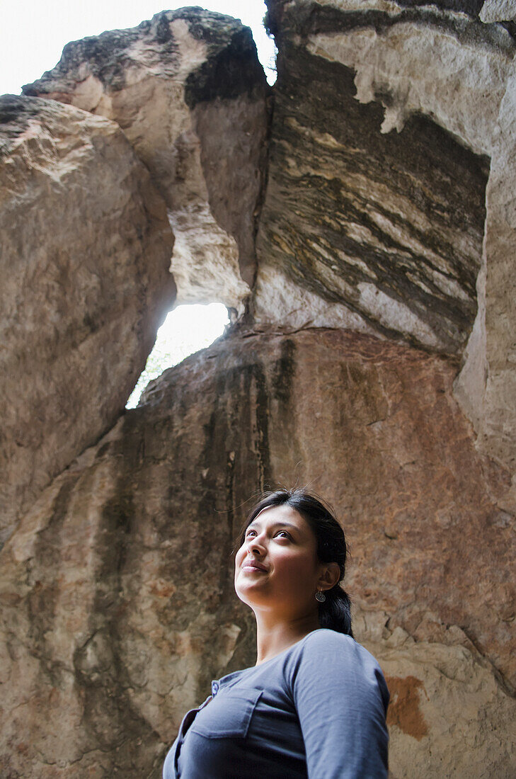 Mexico, Guanajuato State, Guanajuato, Young woman in caves of La Bufa