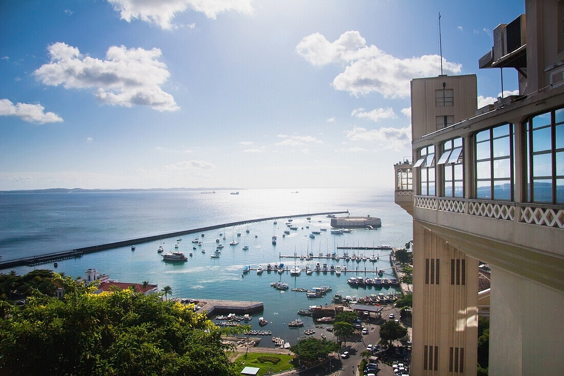 Brazil, Salwador, Lacerda Elevator connecting upper new town Pelourinho with lower old town of Salvador