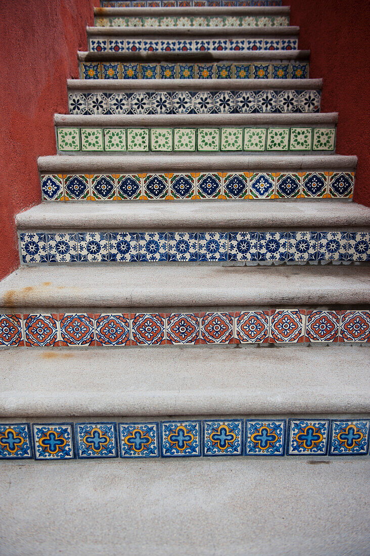 Mexico, Guanajuato, San Miguel de Allende, Staircase with colorful decorative tiles