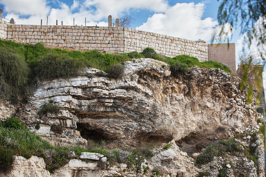 Israel, Blick von unten auf den Golgatha-Hügel; Jerusalem