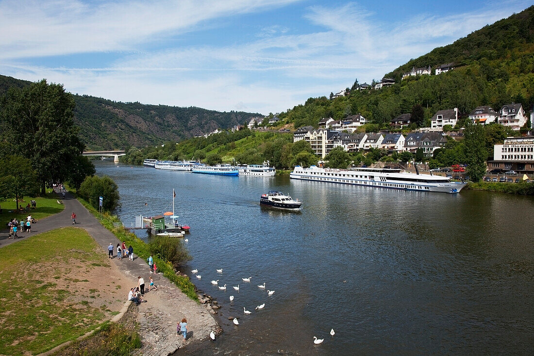 Deutschland, Rheinland-Pfalz, Boote auf der Mosel; Cochem