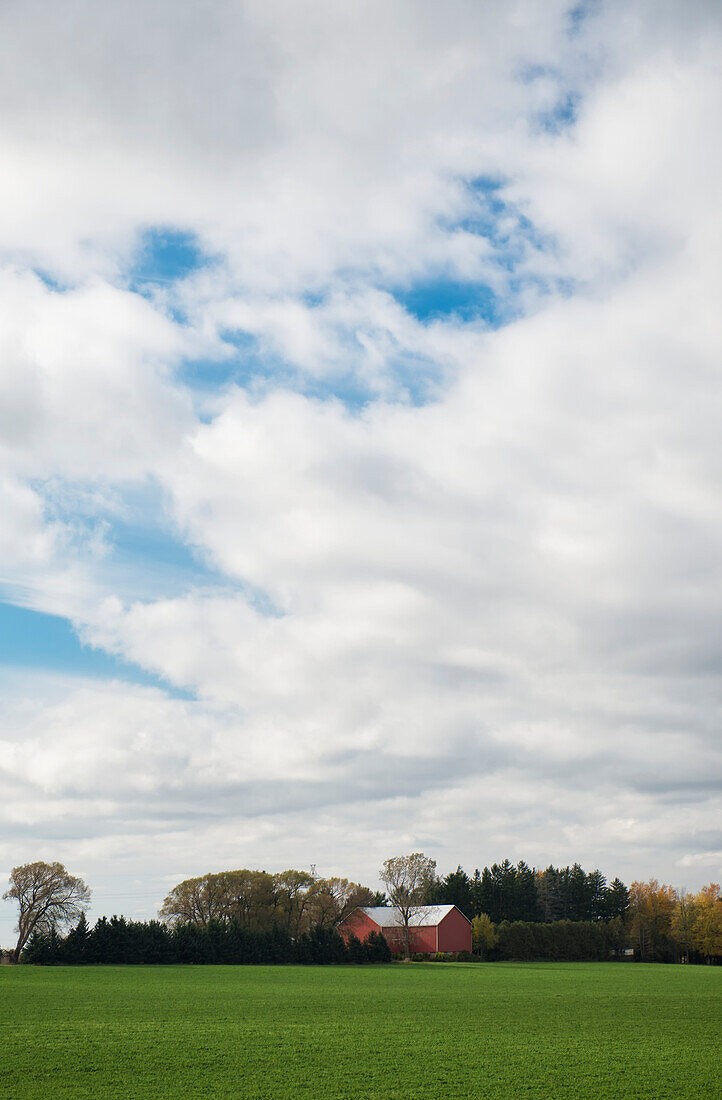 Canada, near London; Ontario, Farmland and red barn