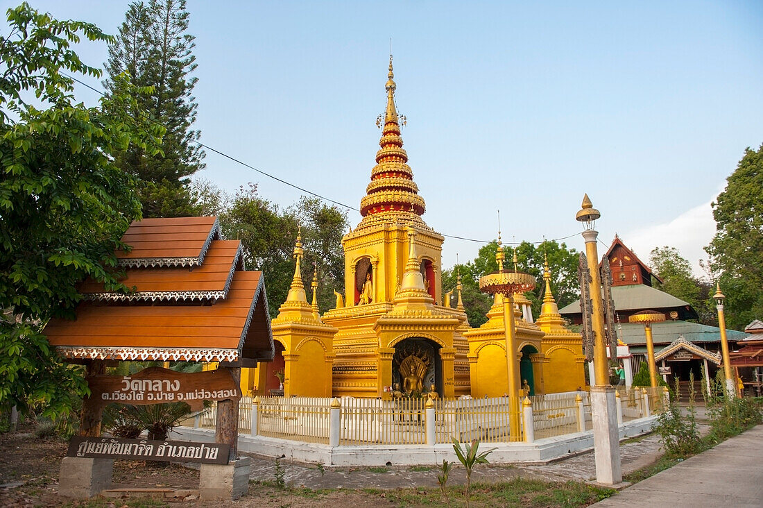 Thailand, Buddhist temple; Pai