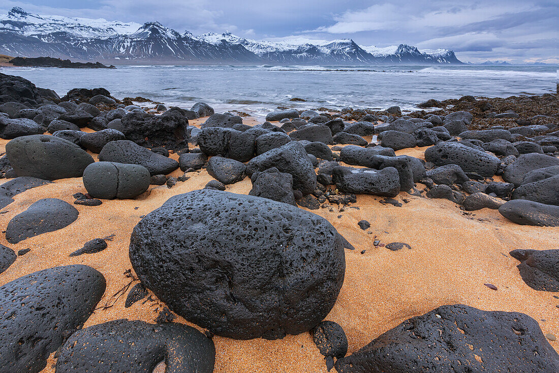 Der Strand von Buthir, Südküste der Snaefellsnes-Halbinsel; Island