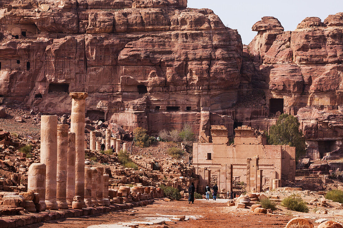 Jordan, Tourists near Qasr al-Bint temple; Petra