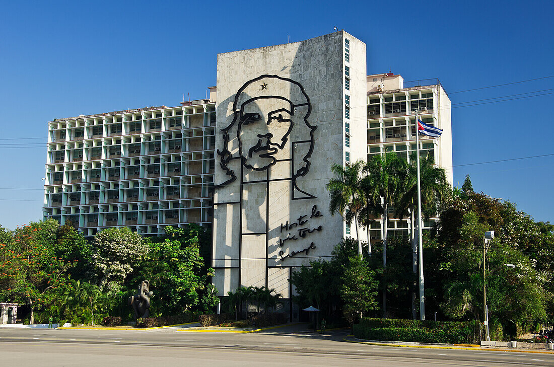 Ernesto (Che) Guevara Gesicht an der Front des Innenministeriums; Havanna, Artemisa, Kuba