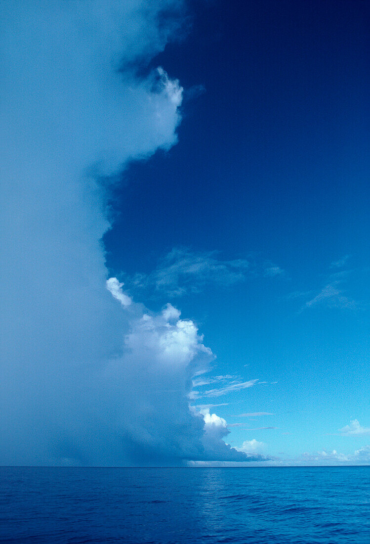 Meereslandschaft, Sturmwolke, Regen