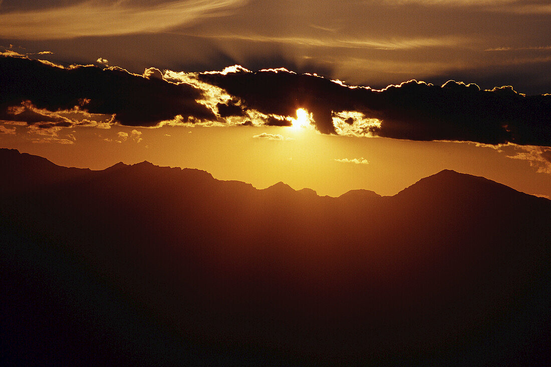 Sonnenuntergang über den Sierras, Kalifornien, USA