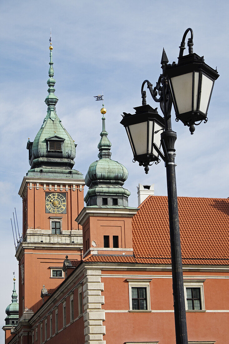 Laternenpfahl am Uhrenturm des Königsschlosses, Stare Miasto, Warschau, Polen
