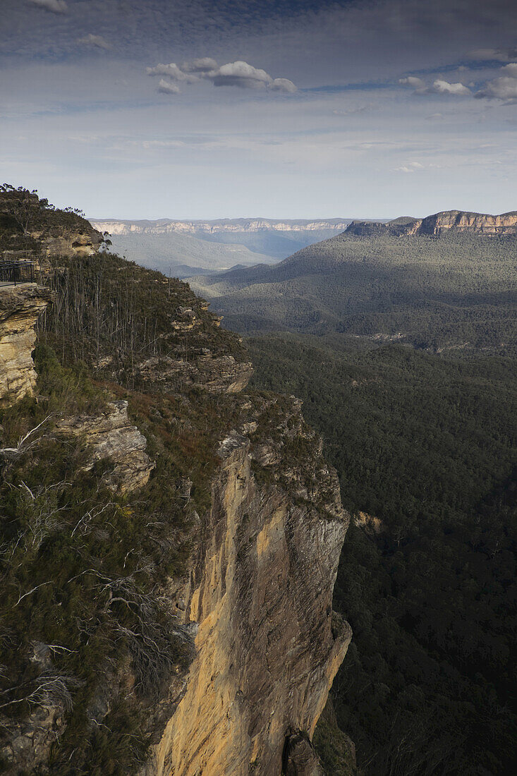 Scenic view of the elevated plateau in the Blue Mountains National Park in New South Wales, Australia