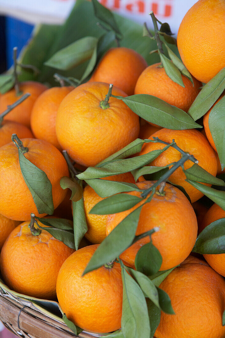 Orangen auf dem Markt