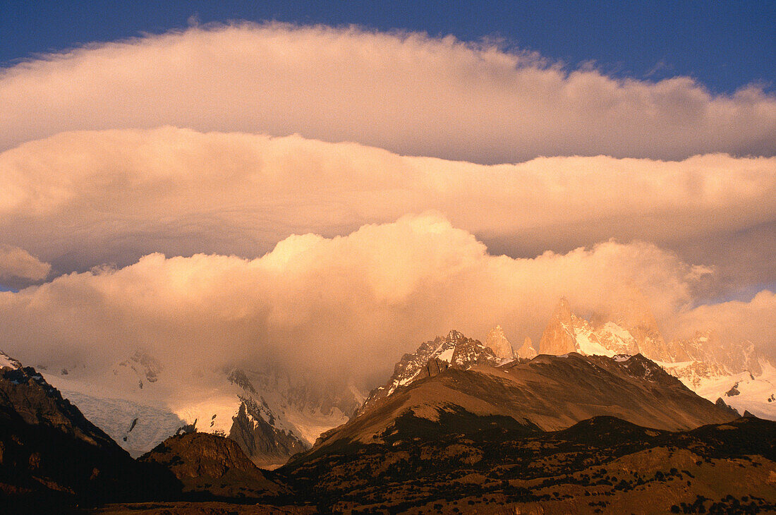 Morgendämmerung am Mount Fitzroy, Patagonien, Argentinien