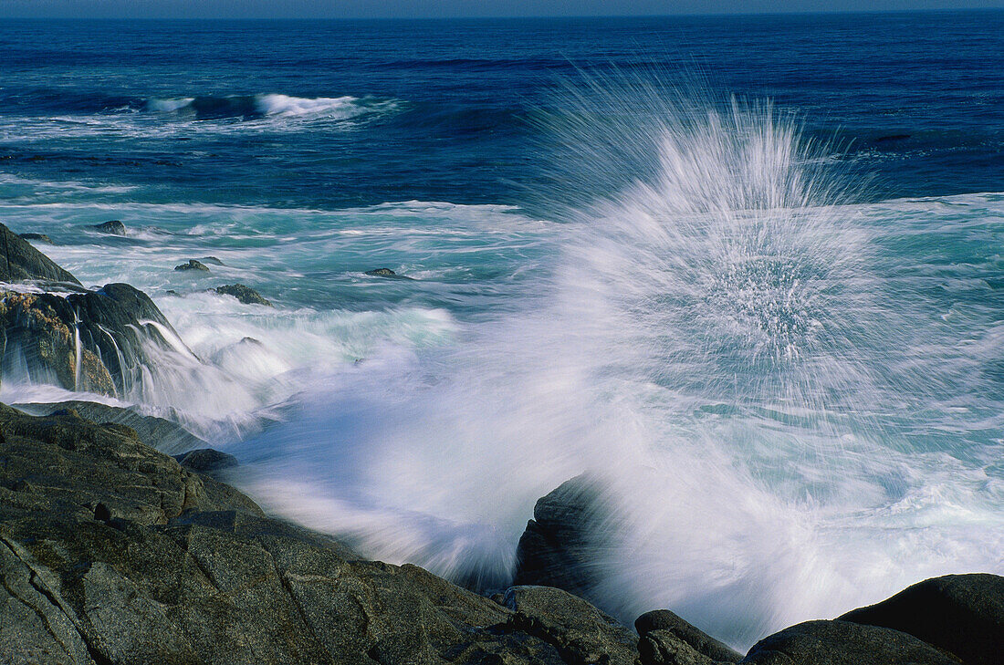 Waves on Atlantic Ocean Coast, Boulderbaai, West Coast Nat Park, Northern Cape, South Africa