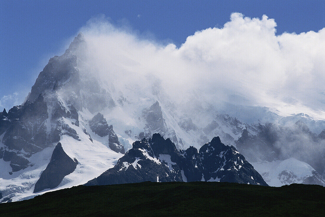 Wolken durch Eisfelder Torres Del Paine Berge Chile