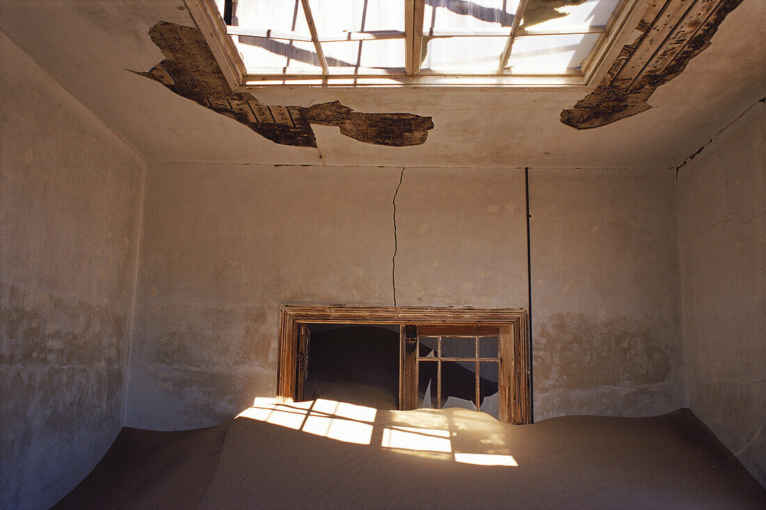 Inneres eines verlassenen Hauses, Pomona, Namibia