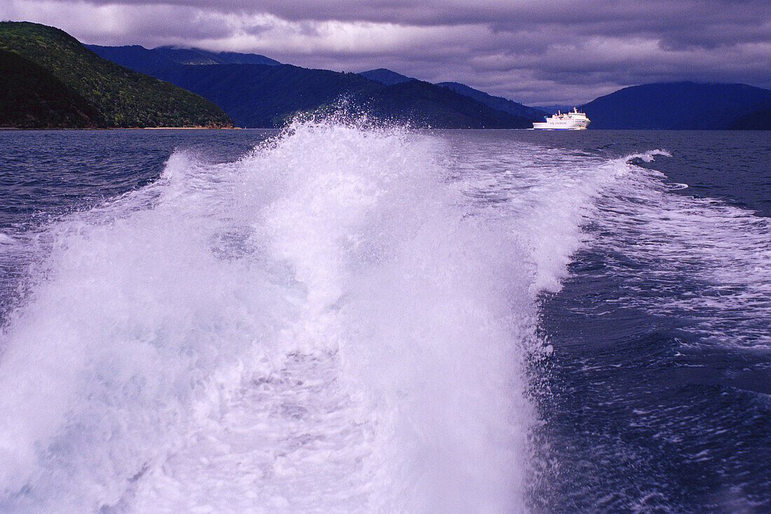 Boat's Wake, Neuseeland