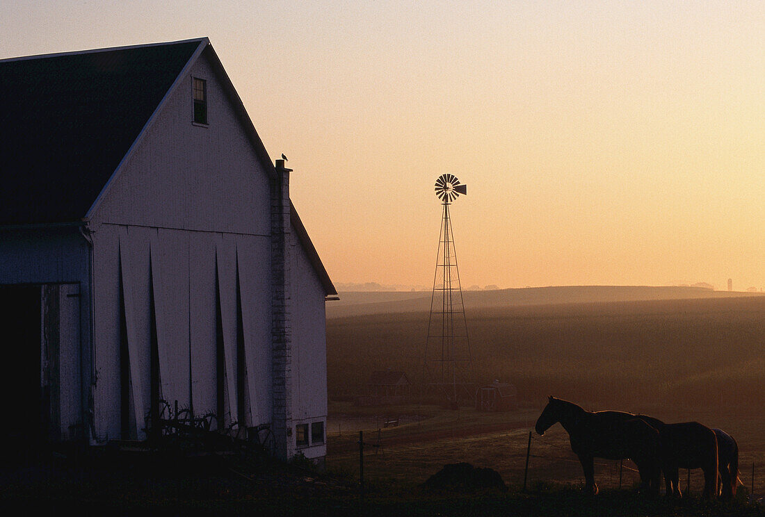 Farm at Sunrise, Lancaster County, Pennsylvania USA