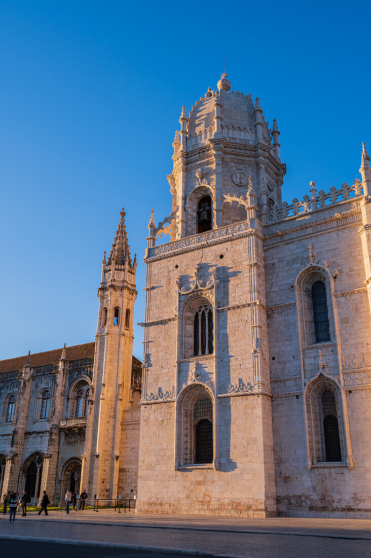 Jeronimos-Kloster oder Hieronymiten-Kloster bei Sonnenuntergang, Belem, Lissabon, Portugal