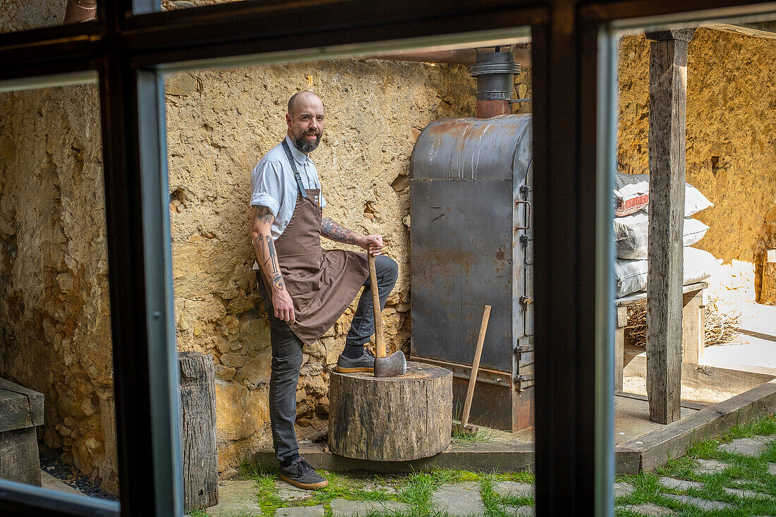 Edorta Lamo, Arre Restaurant chef, subida al Fronton 46, Kanpezu, Basque Country, Spain