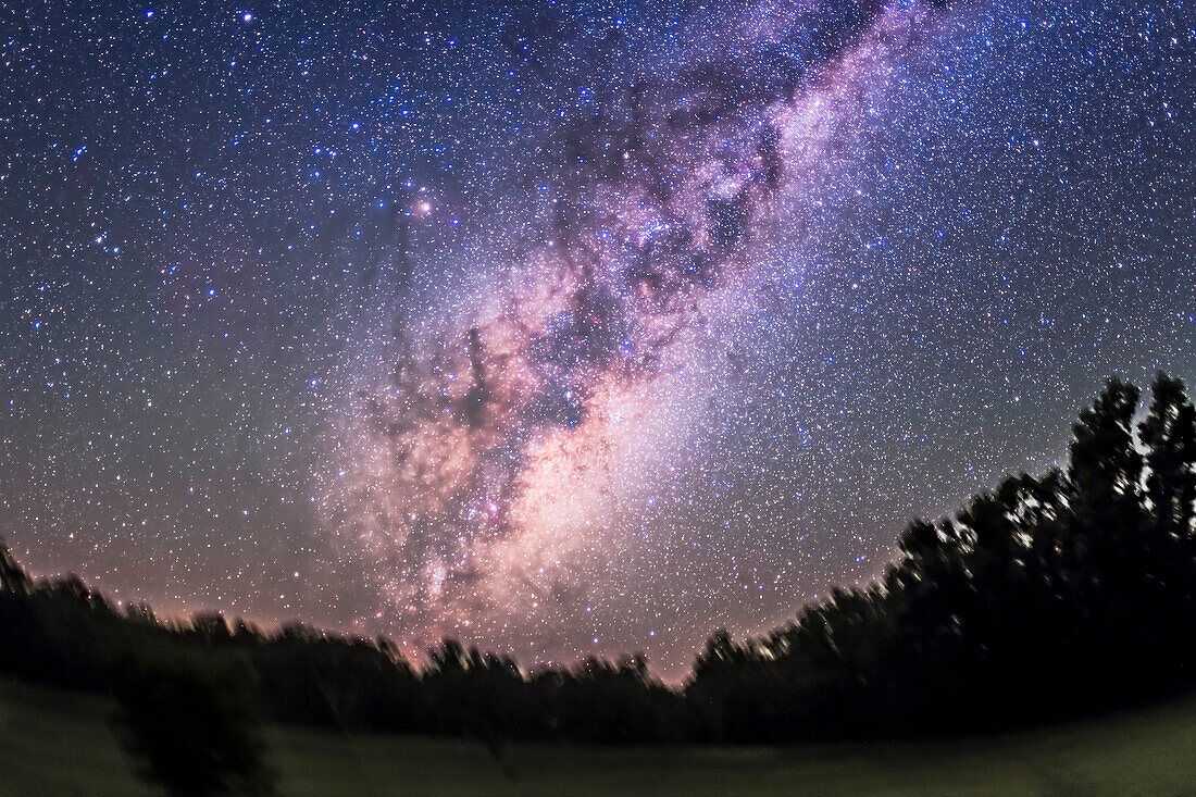 The centre of the Galaxy area in Sagittarius and Scorpius rising in the east, from Australia, on March 30/31, 2014. All of Scorpius is visible as well as Norma, Ara, Lupus and most of Sagittarius.