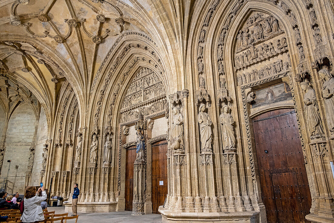 Portico, Catedral Vieja, or Catedral de Santa Maria, Vitoria, Gasteiz, Álava, Basque Country, Euskadi, Euskal Herria, Spain