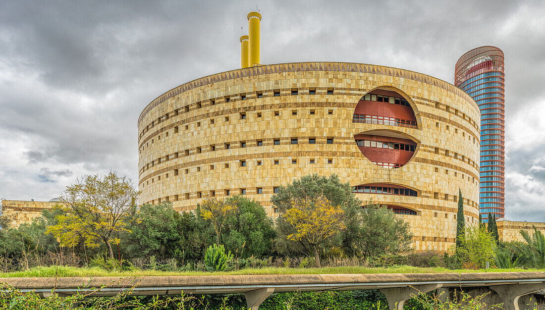 Torre Triana (designed by Sáenz de Oisa), with Torre Sevilla (designed by César Pelli) on the background, Seville, Spain.