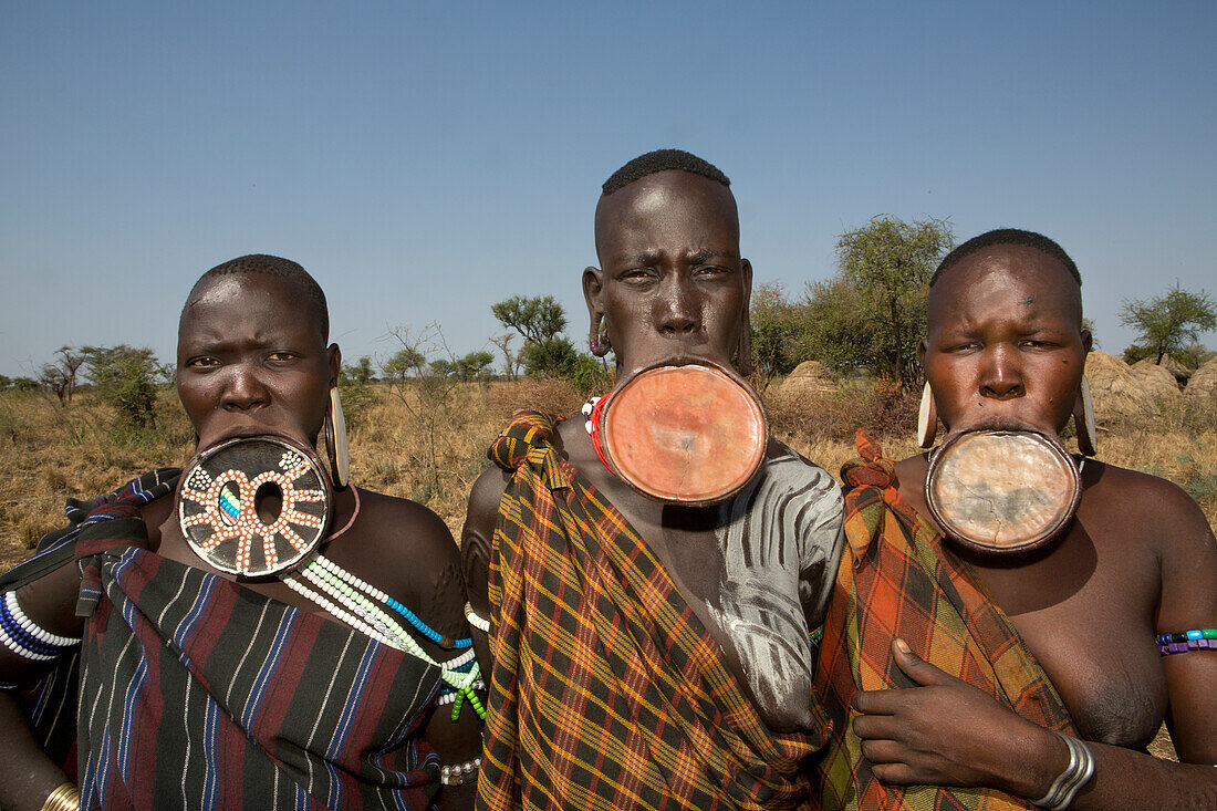 mursi tribe in southern Ethiopia, – License image – 13899647 lookphotos