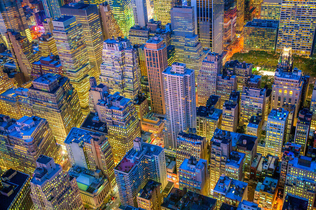 Blick vom Empire State Building in Richtung Norden auf Midtown Manhattan, NYC, USA