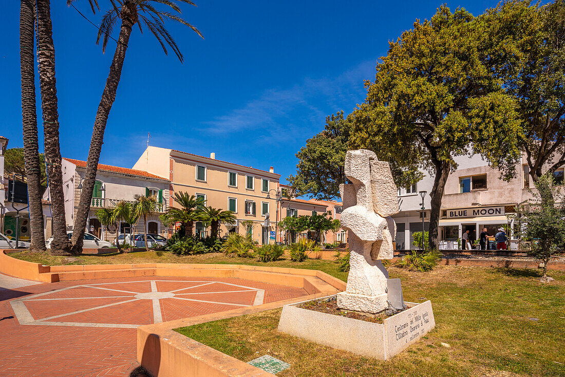 View of palm trees and cafes in Piazza due Palme, Palau, Sardinia, Italy, Mediterranean, Europe