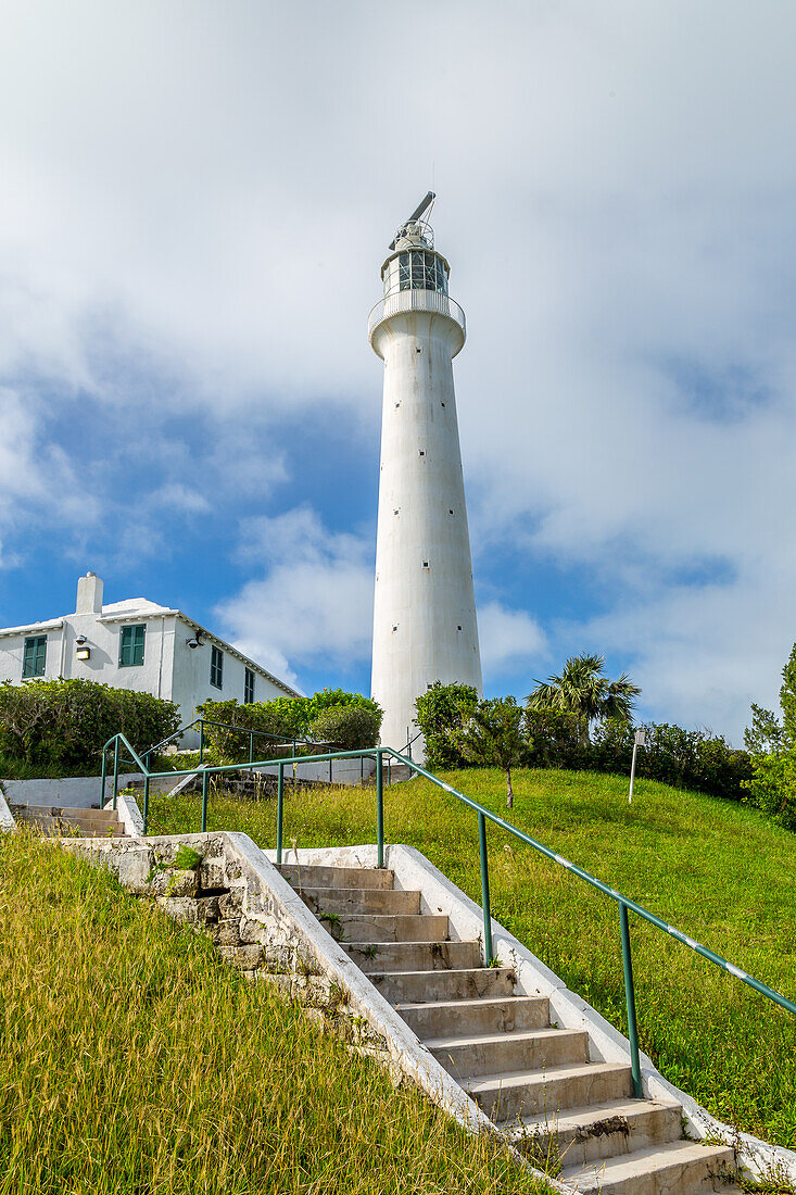 Gibb's Hill Lighthouse, built of cast iron in London and erected by the Royal Engineers in 1844, still in use, Southampton Parish, Bermuda, Atlantic, North America