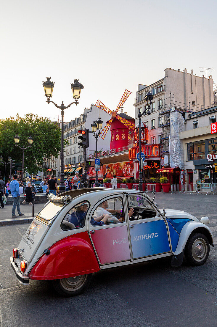 Moulin Rouge, Montmartre, Paris, Frankreich, Europa