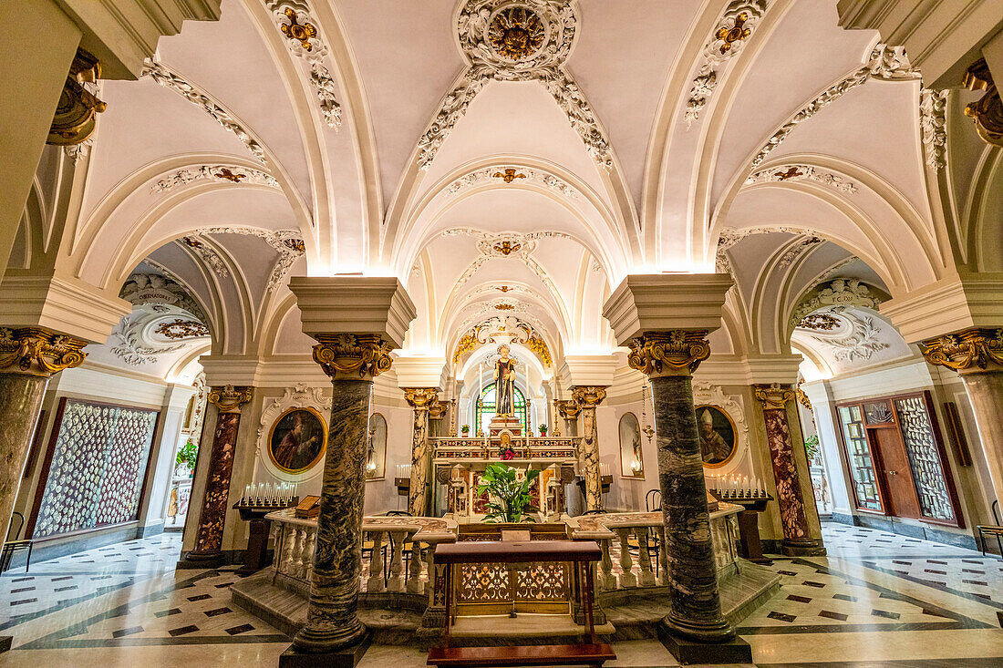 Interior, The Basilica di Sant'Antonino, Sorrento, Campania, Italy, Europe