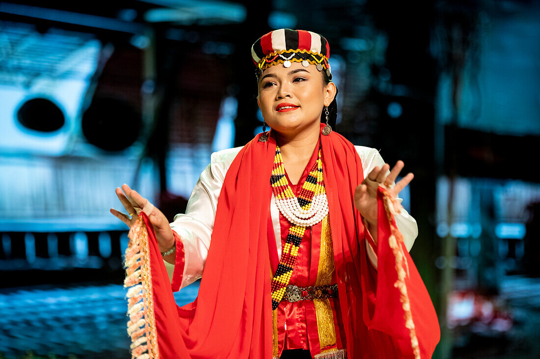 Dance Performance, Sarawak Cultural Village, Santubong, Sarawak, Borneo, Malaysia, Southeast Asia, Asia