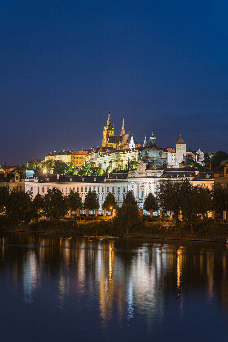 Prager Burg bei Nacht, UNESCO Weltkulturerbe, Prag, Böhmen, Tschechische Republik (Tschechien), Europa
