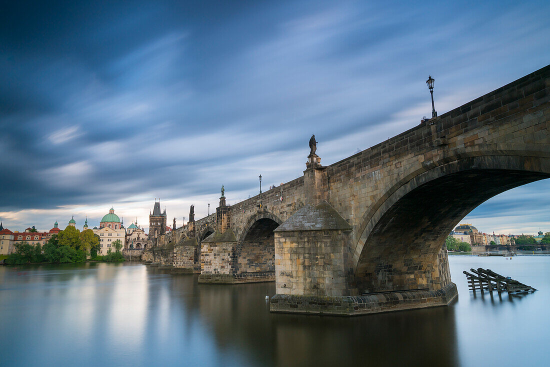 Charles Bridge, UNESCO World Heritage Site, Prague, Bohemia, Czech Republic (Czechia), Europe