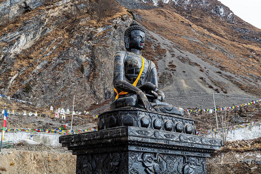 Buddhistische Stupa im Muktinath-Tal, Königreich Mustang, Himalaya, Nepal, Asien