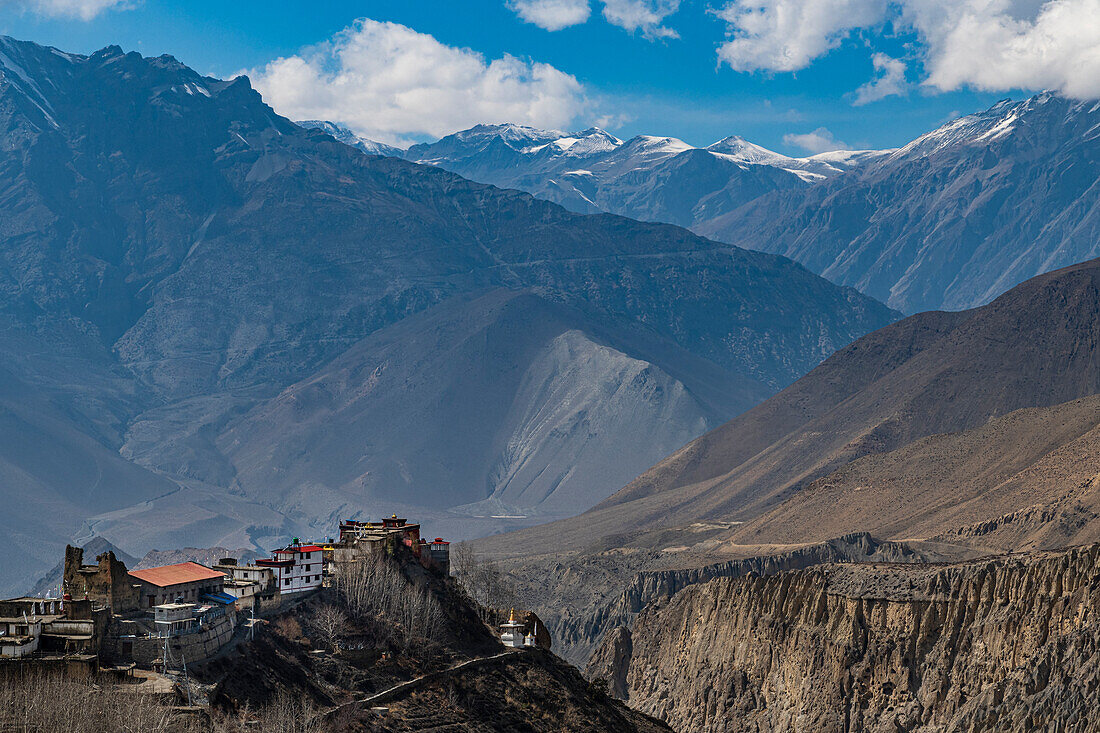 Dorf am Rande, Muktinath-Tal, Königreich Mustang, Himalaya, Nepal, Asien