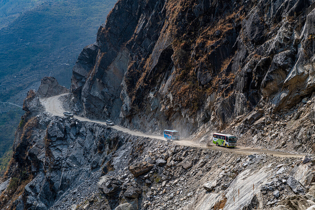 Landstraße durch den Himalaya nach Jomsom, Nepal, Asien
