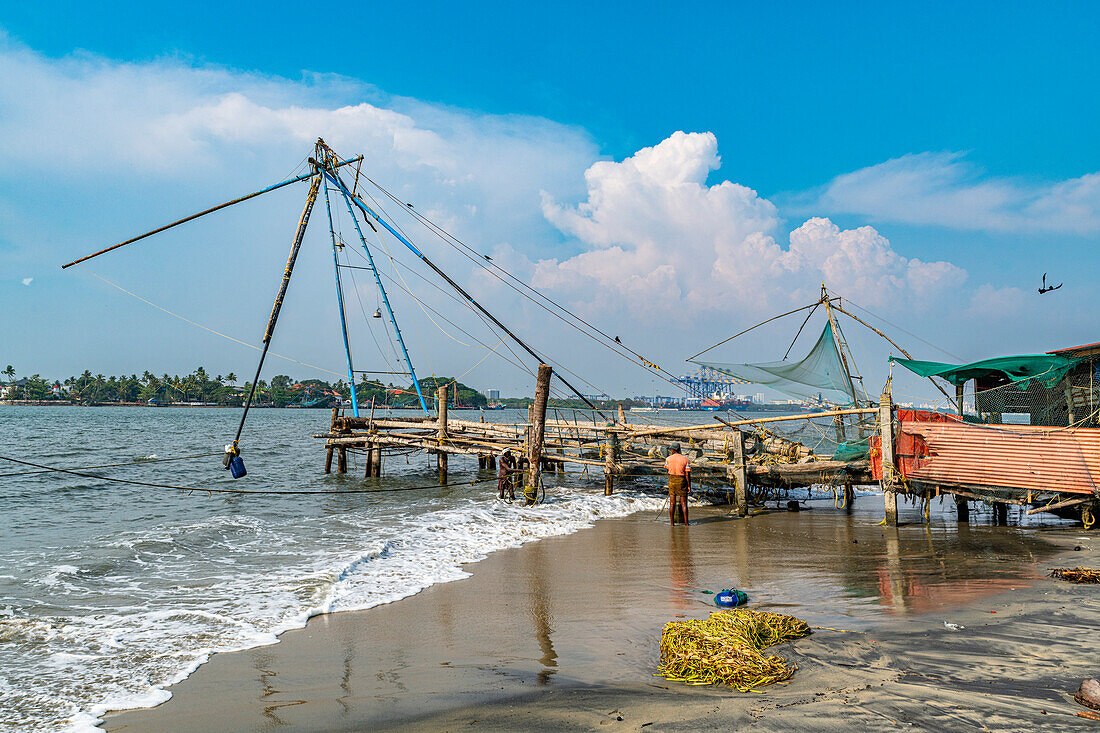 Chinese fishing nets, Kochi, Kerala, India, Asia