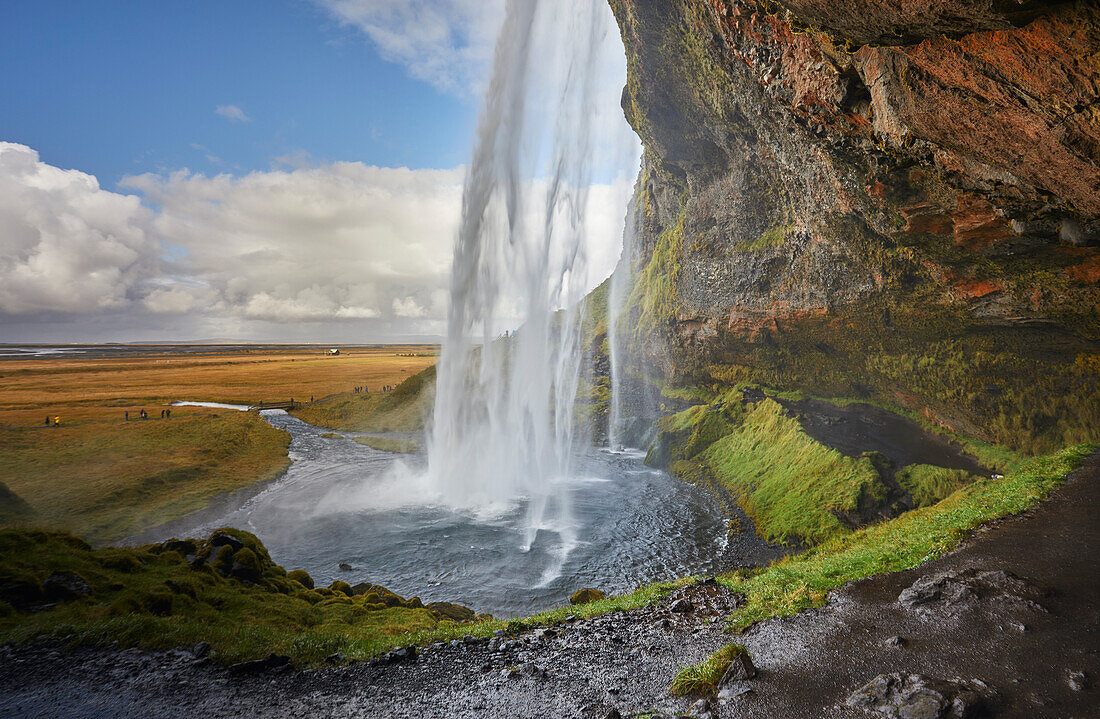 Wasserfall Seljalandsfoss, in der Nähe der Stadt Vik, im Süden Islands, Polarregionen